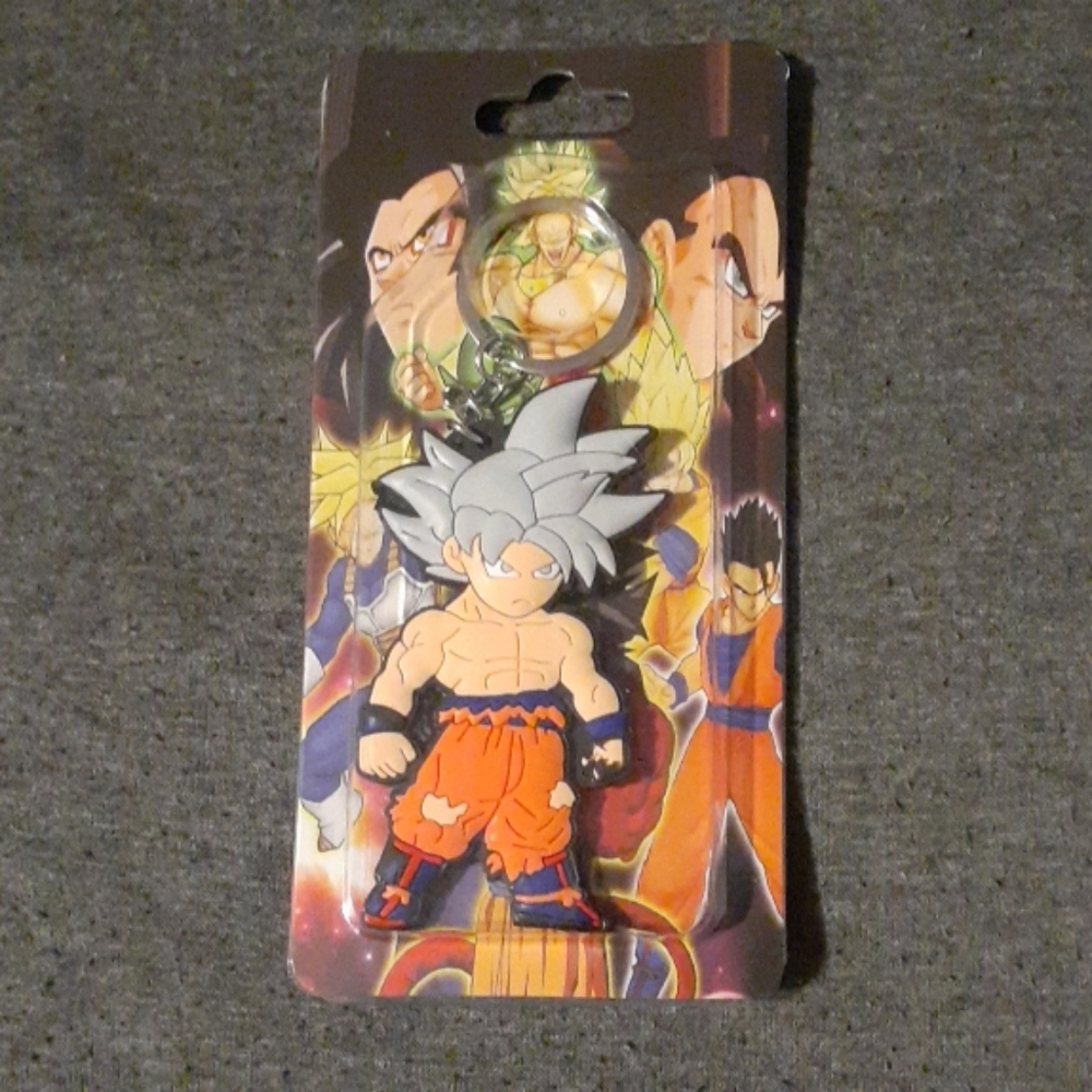 !FREE W/ PURCHASE! Ultra instinct Goku keychain